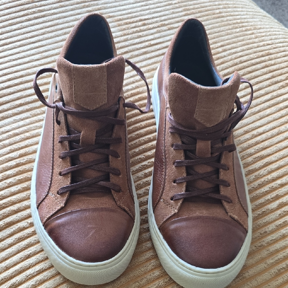 Donald J. Pliner Brown Sneakers Classic Design